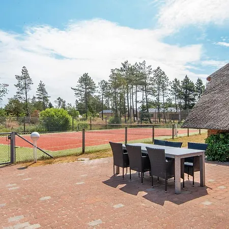 Semesterbostad Luxury Retreat With Tennis Kongsmark