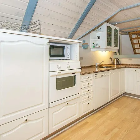 Luxury Retreat With Tennis Vakantiehuis