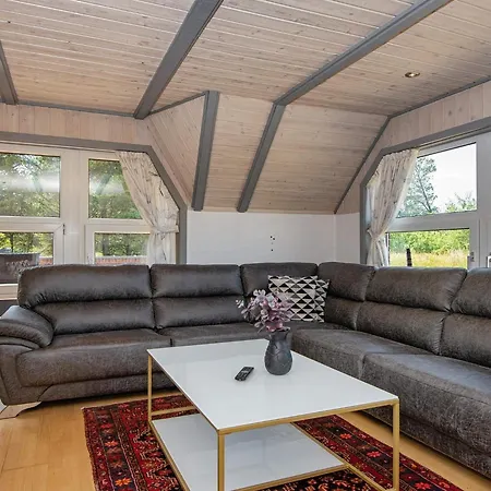 Vakantiehuis Luxury Retreat With Tennis