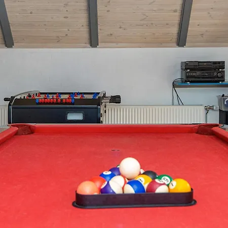 Luxury Retreat With Tennis Semesterbostad